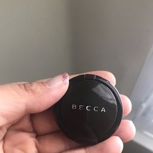 “Champagne Pop” eye shadow